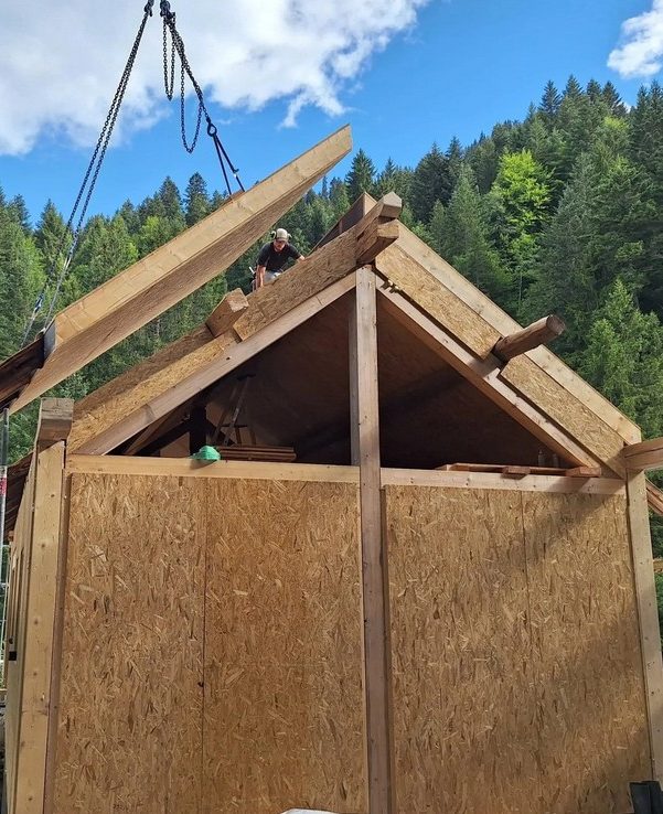 Chez Green House, nous créons des bâtiments et maisons en bois qui allient esthétisme, confort et respect de l’environnement. 